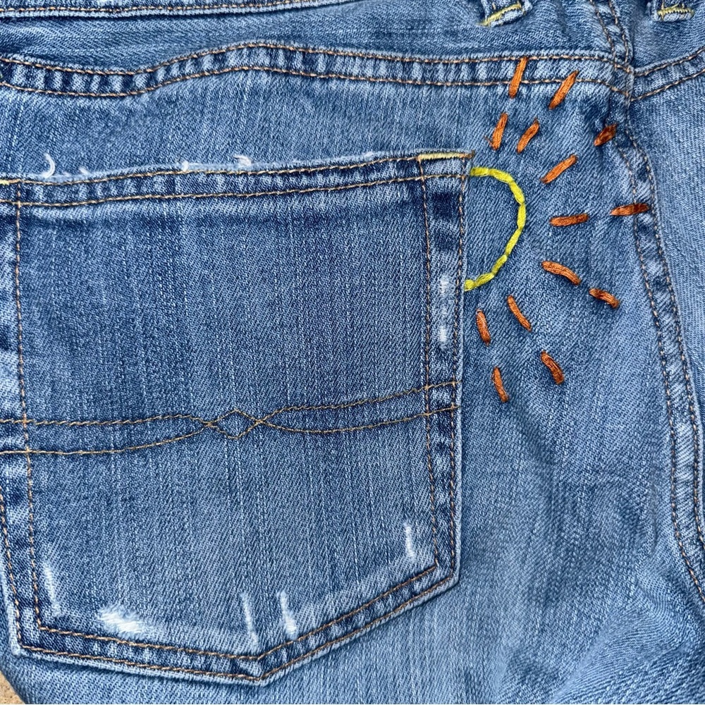 Lucky Brand Lil Maggie Peace Embroidered Flare Low Rise Jeans Size 12 31 - Picture 4 of 10